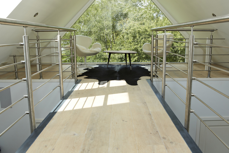 Lamelplankegulv Eg rustik hvidolieret - ALPO Group