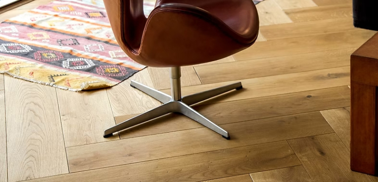 Massiv XL sildebensparket rustik eg - stue - ALPO Group