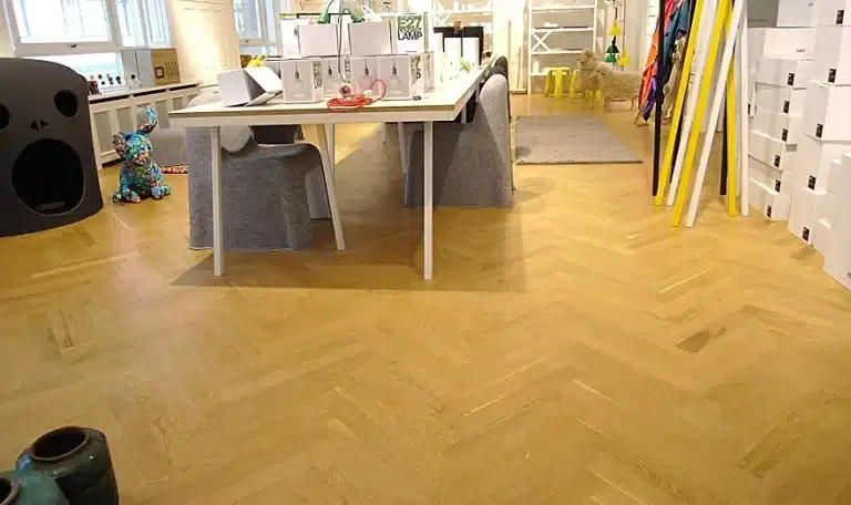 Massiv sildebensparket rustik eg - ALPO Group