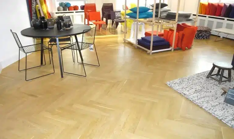 Massiv sildebensparket rustik eg - ALPO Group