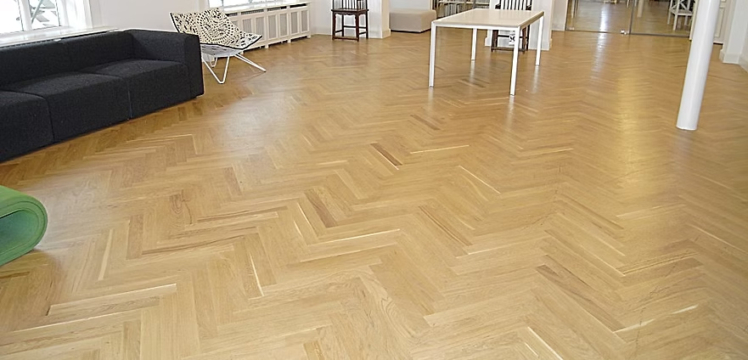 Massiv sildebensparket rustik eg - ALPO Group