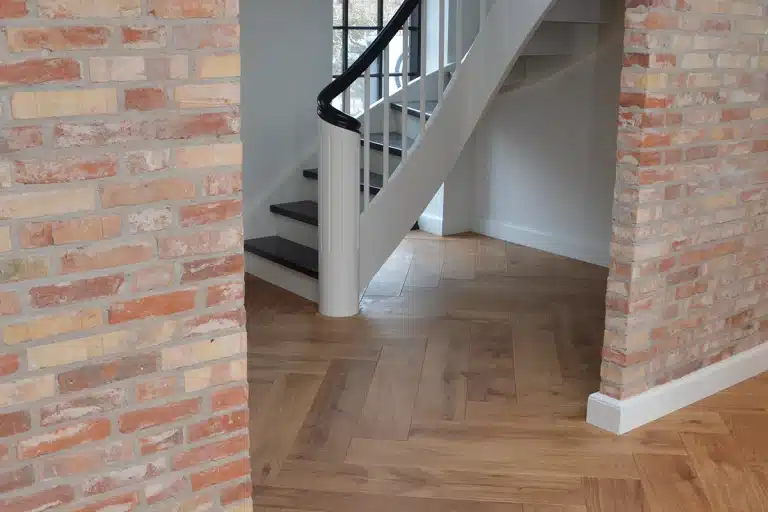 2-lags XL sildebensparket rustik eg - under trappe - ALPO Group